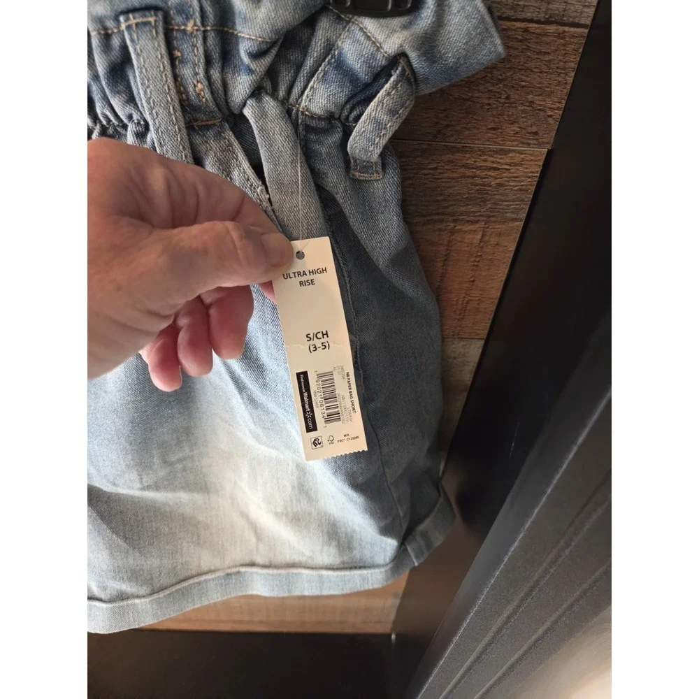 Y2K Inspired No Boundries Short Size 3/5